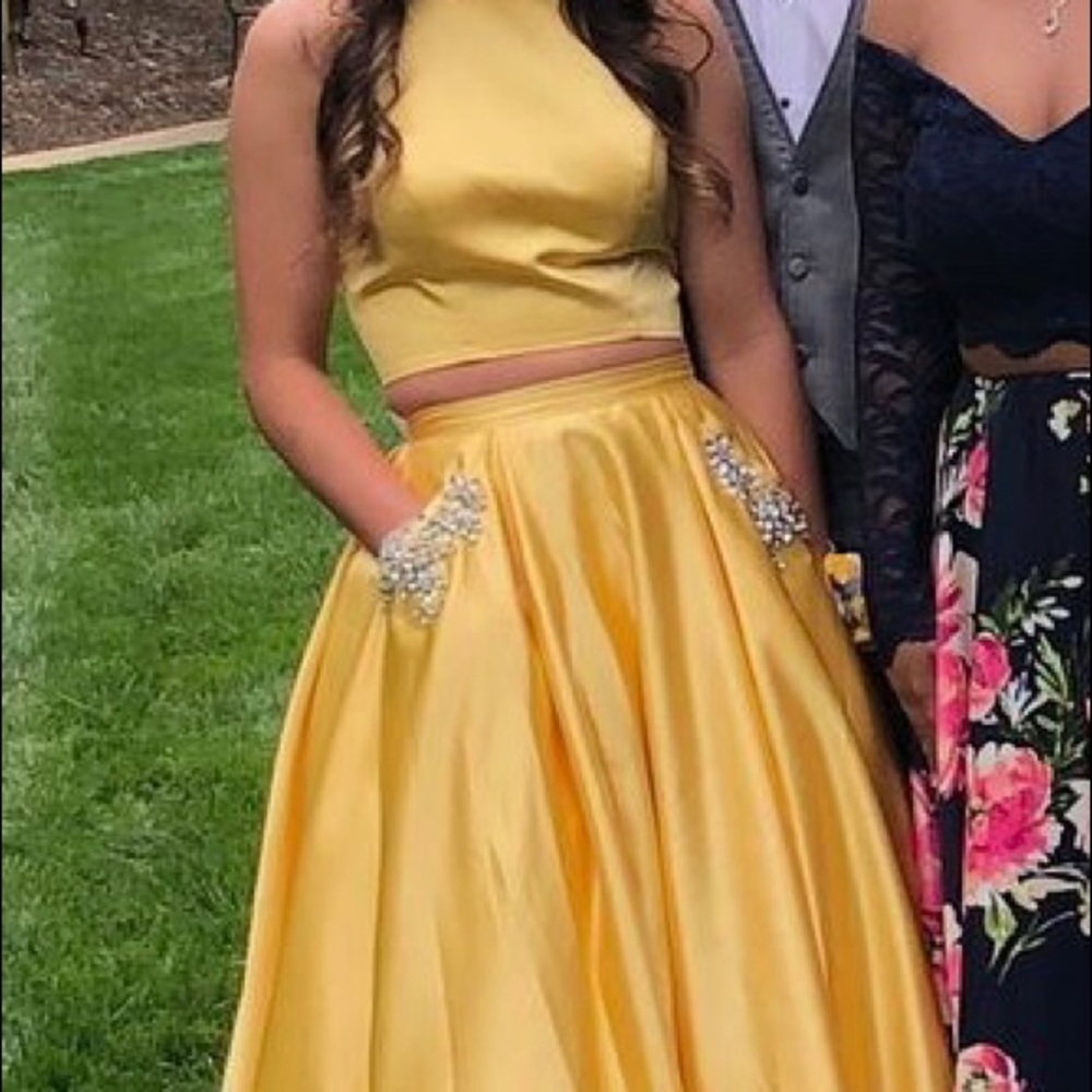 Yellow Sherri Hill prom dress size 0 two piece
